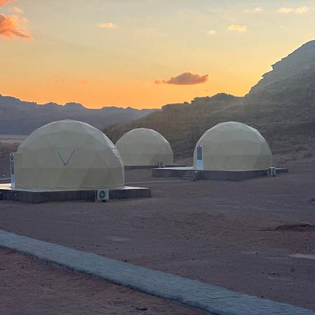 Star Magic Camp Hotel Wadi Rum Bagian luar foto