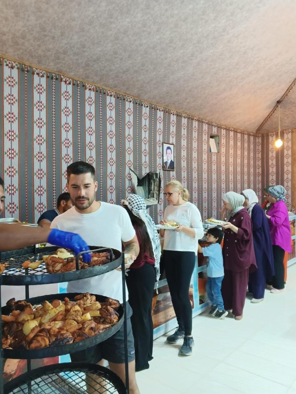 Star Magic Camp Hotel Wadi Rum Bagian luar foto