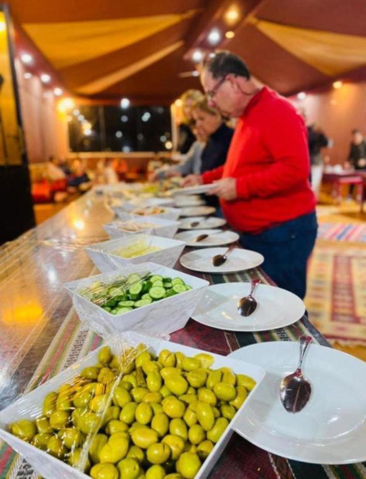 Star Magic Camp Hotel Wadi Rum Bagian luar foto