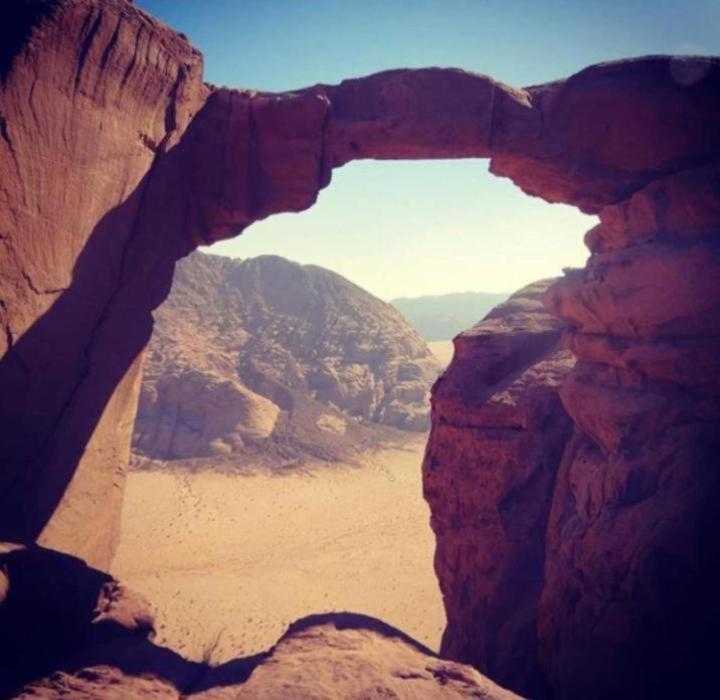 Star Magic Camp Hotel Wadi Rum Bagian luar foto