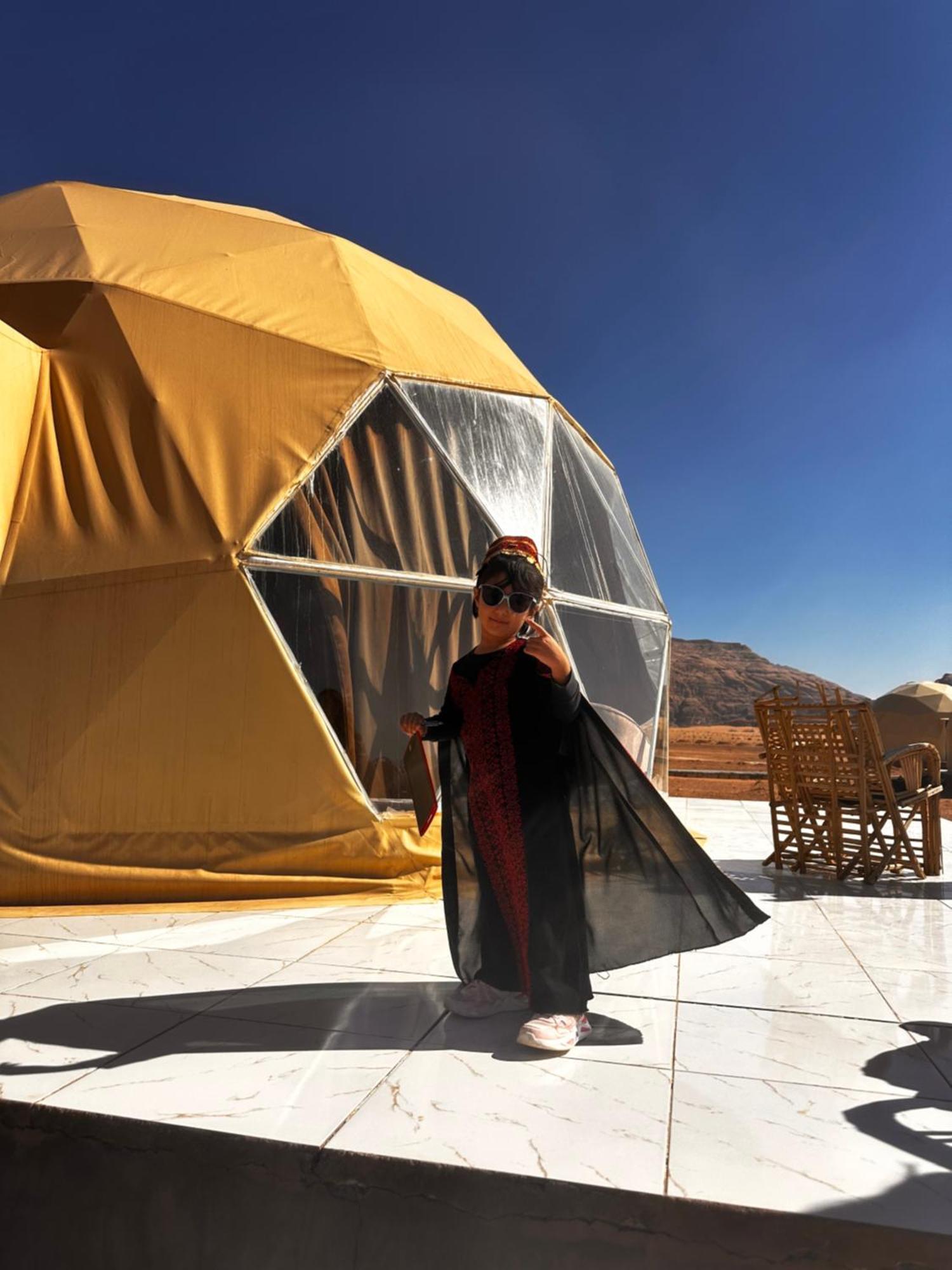 Star Magic Camp Hotel Wadi Rum Bagian luar foto