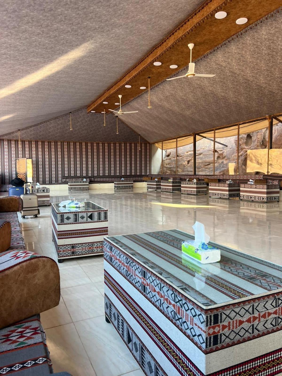 Star Magic Camp Hotel Wadi Rum Bagian luar foto