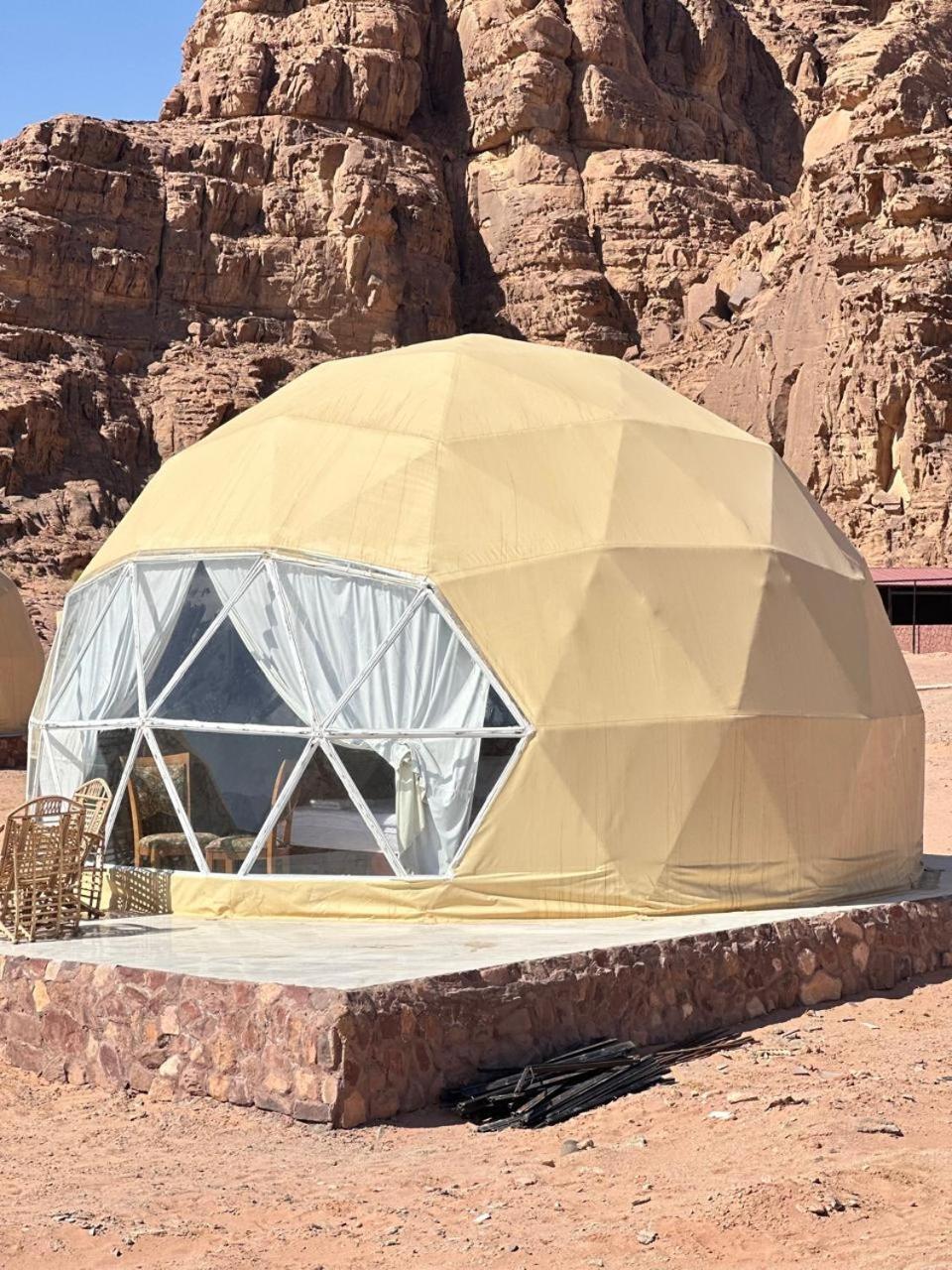 Star Magic Camp Hotel Wadi Rum Bagian luar foto