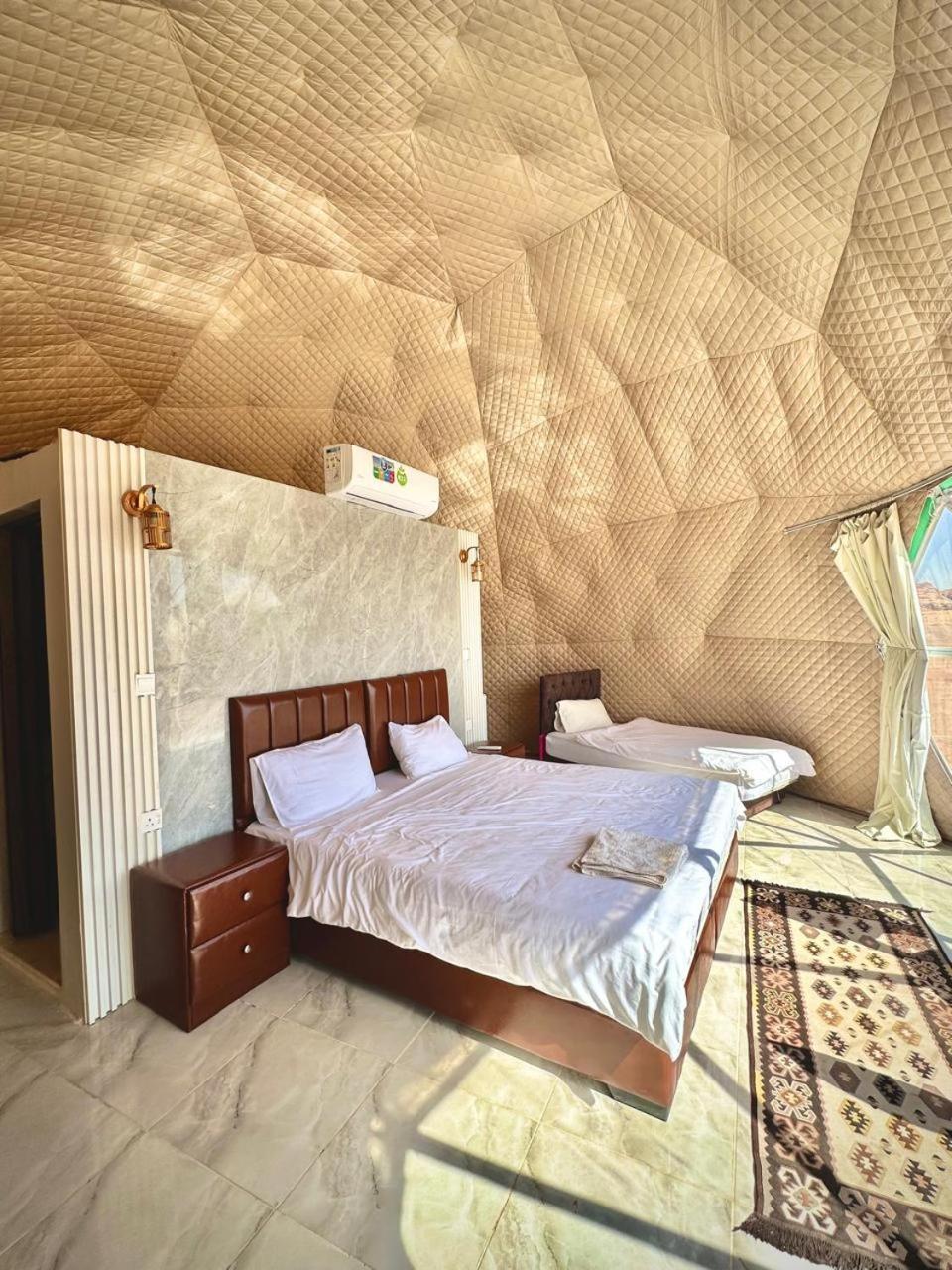 Star Magic Camp Hotel Wadi Rum Bagian luar foto