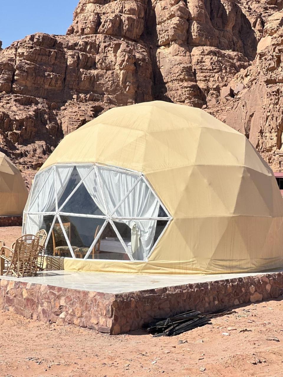 Star Magic Camp Hotel Wadi Rum Bagian luar foto