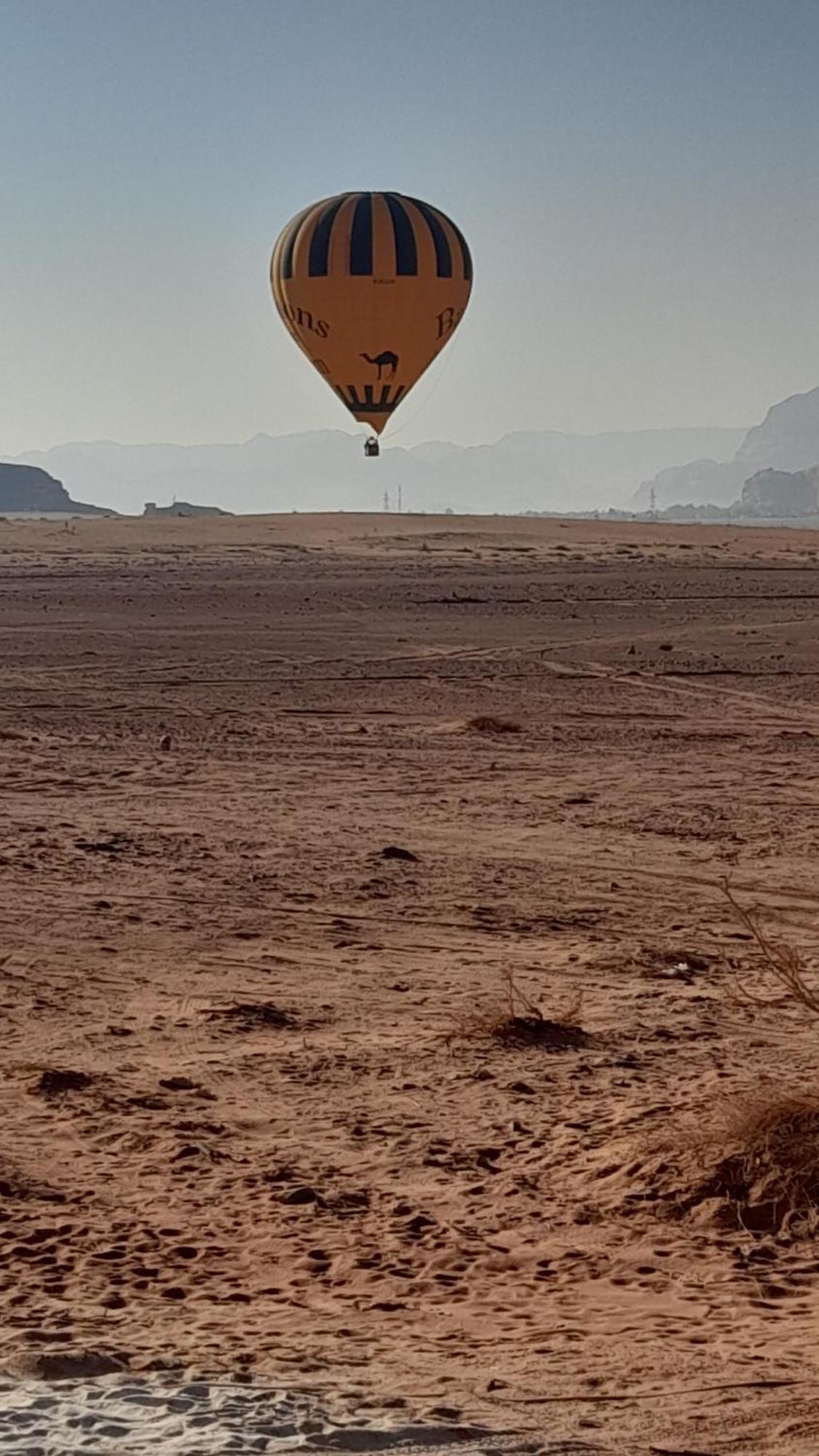 Star Magic Camp Hotel Wadi Rum Bagian luar foto
