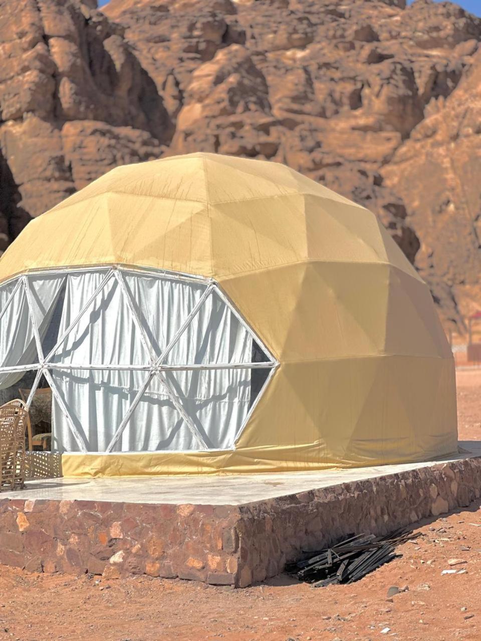 Star Magic Camp Hotel Wadi Rum Bagian luar foto
