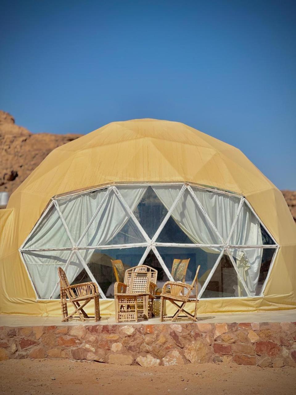 Star Magic Camp Hotel Wadi Rum Bagian luar foto