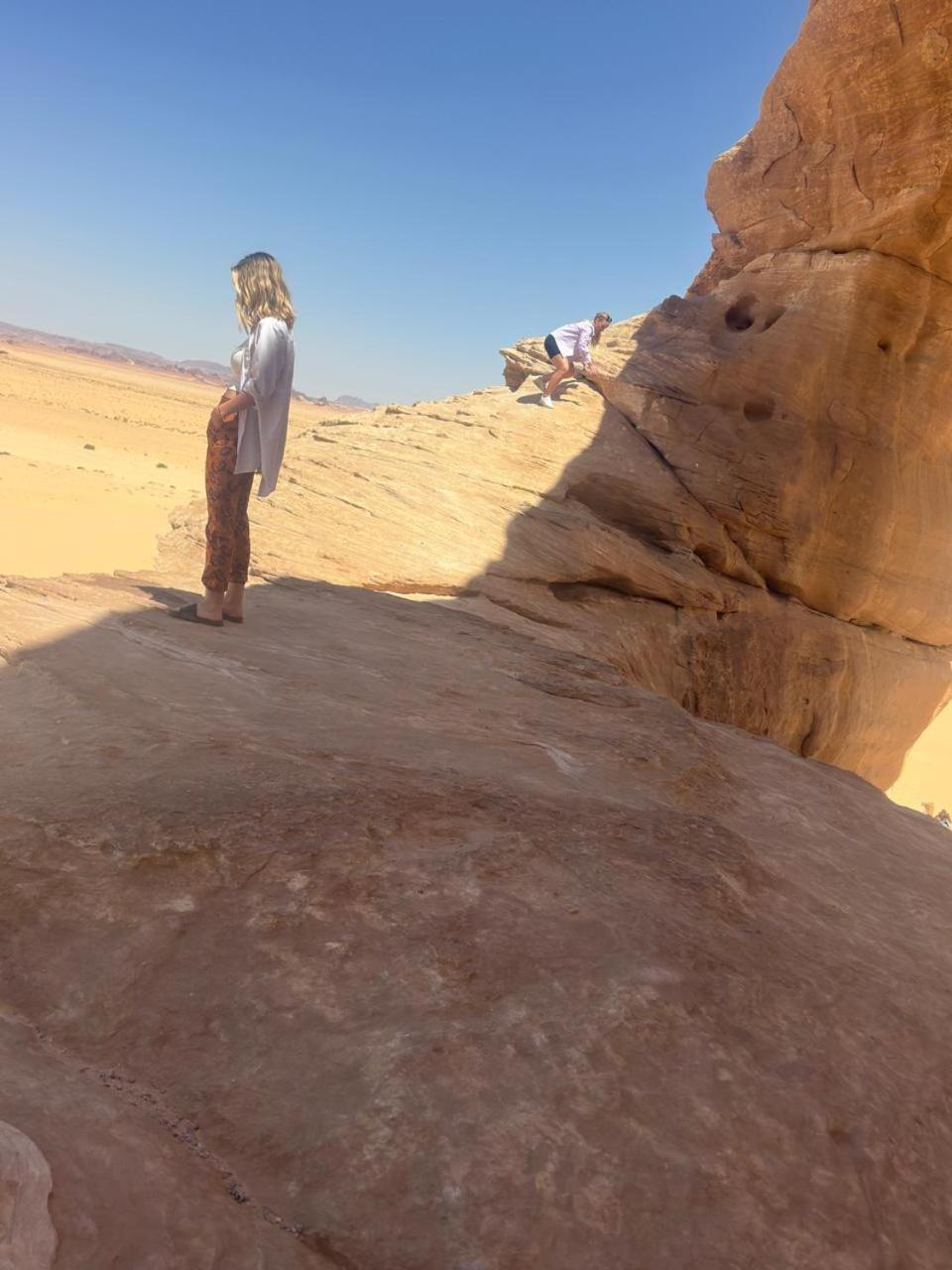 Star Magic Camp Hotel Wadi Rum Bagian luar foto