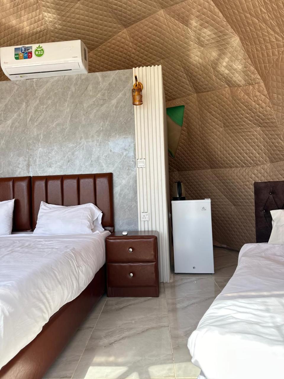 Star Magic Camp Hotel Wadi Rum Bagian luar foto