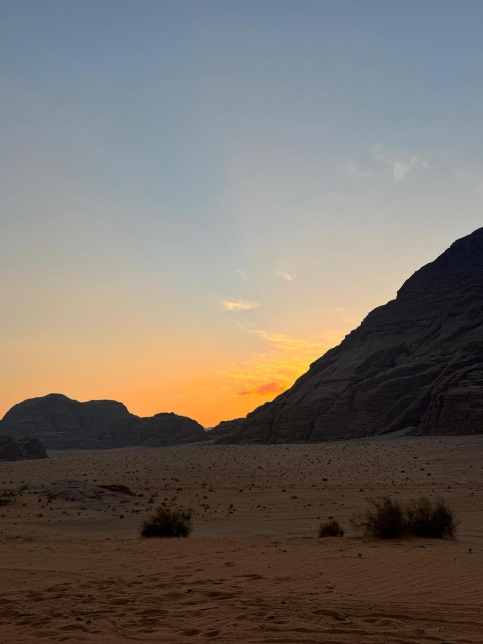 Star Magic Camp Hotel Wadi Rum Bagian luar foto