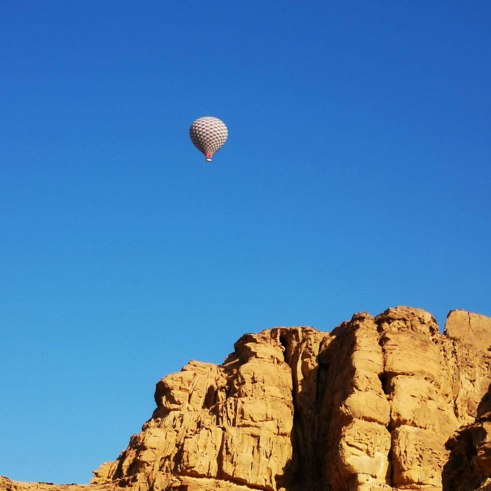 Star Magic Camp Hotel Wadi Rum Bagian luar foto