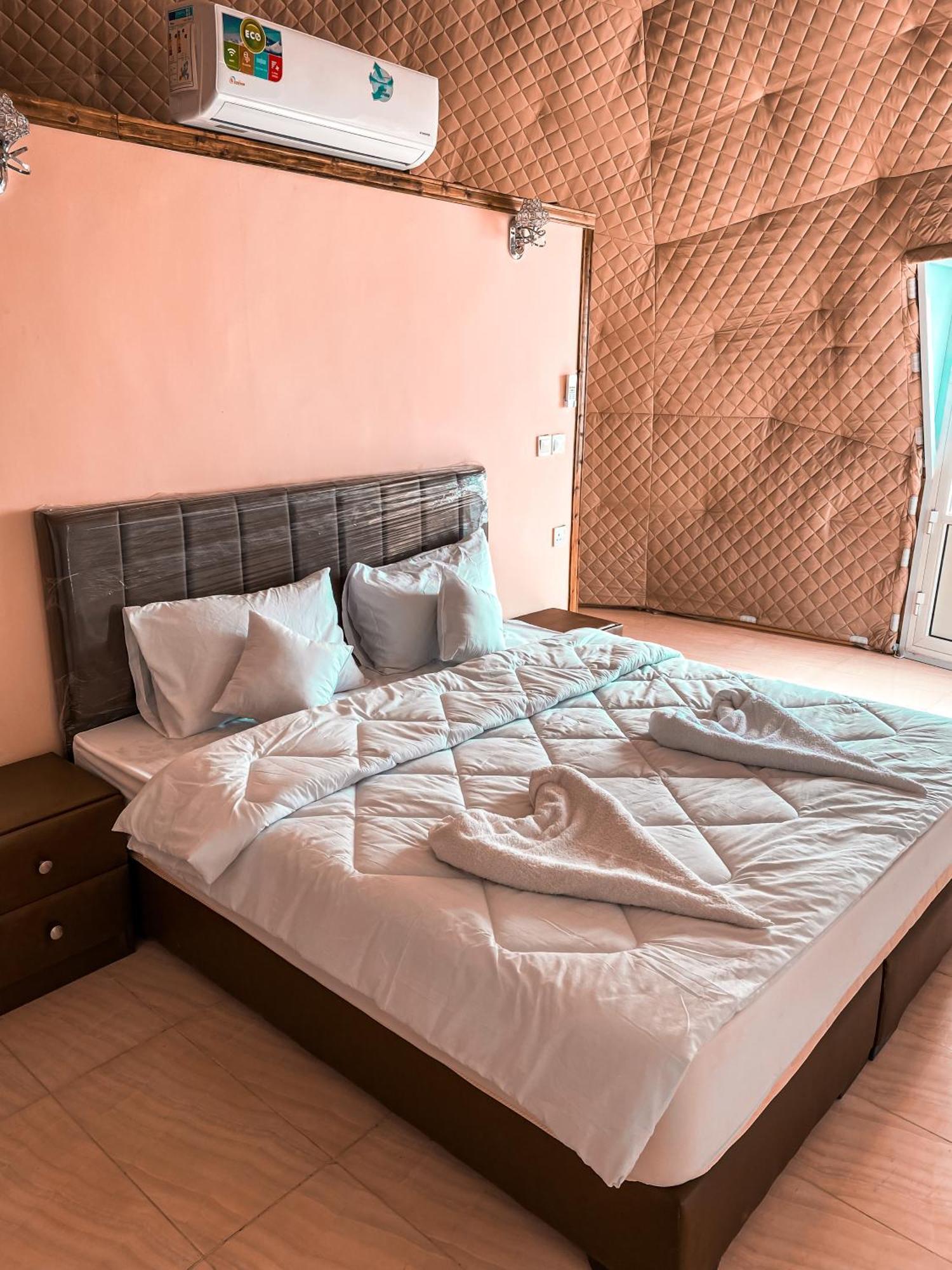 Star Magic Camp Hotel Wadi Rum Bagian luar foto