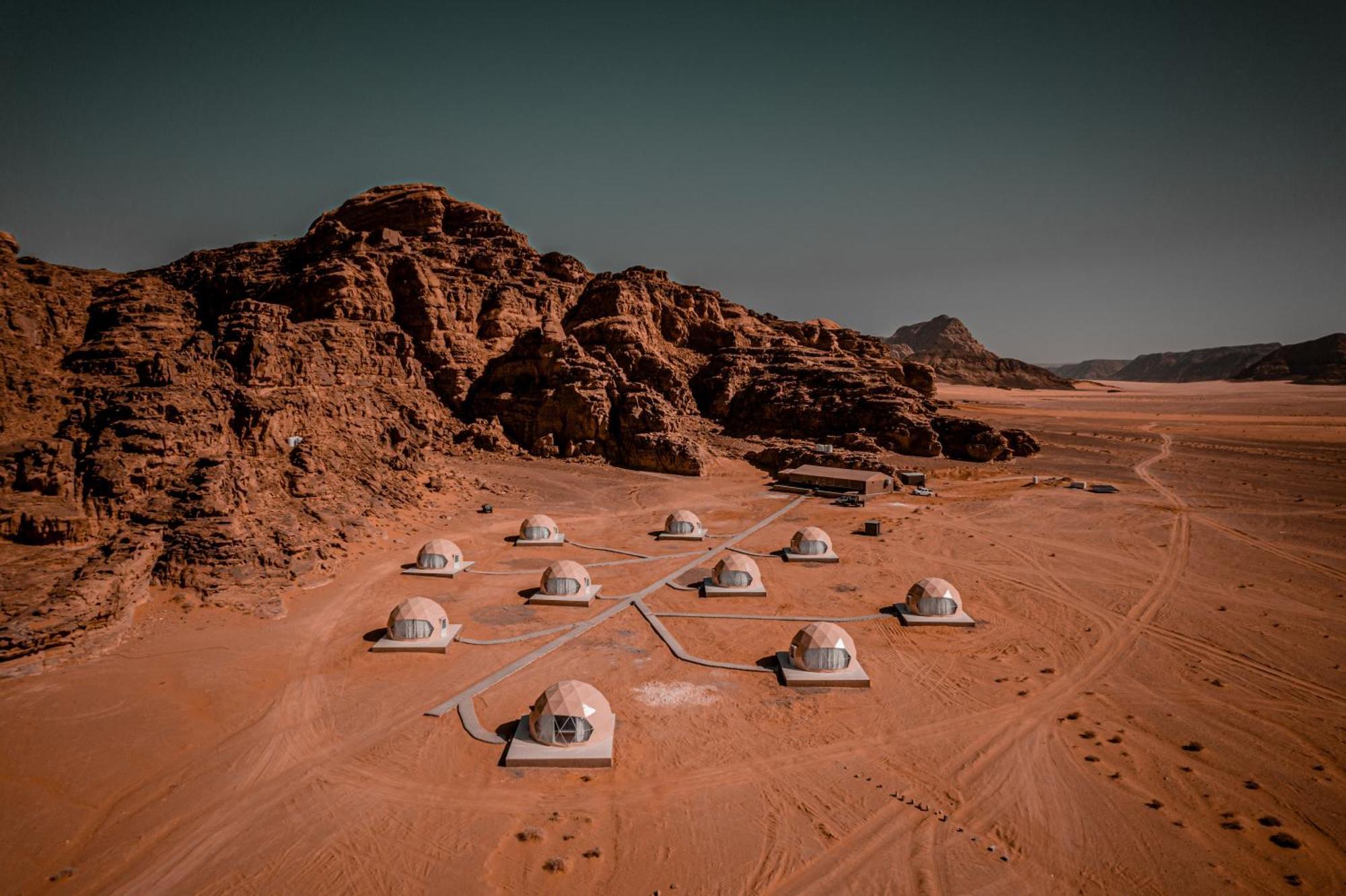 Star Magic Camp Hotel Wadi Rum Bagian luar foto