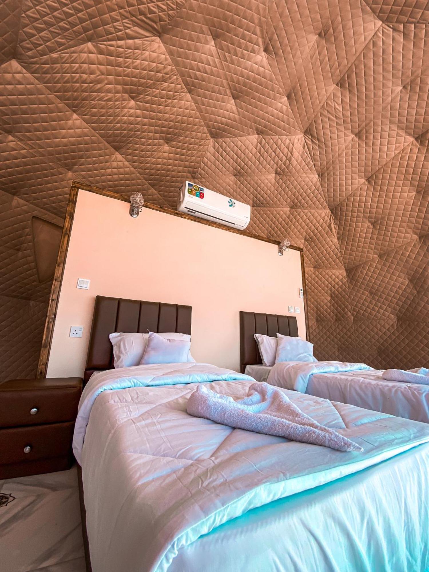 Star Magic Camp Hotel Wadi Rum Bagian luar foto